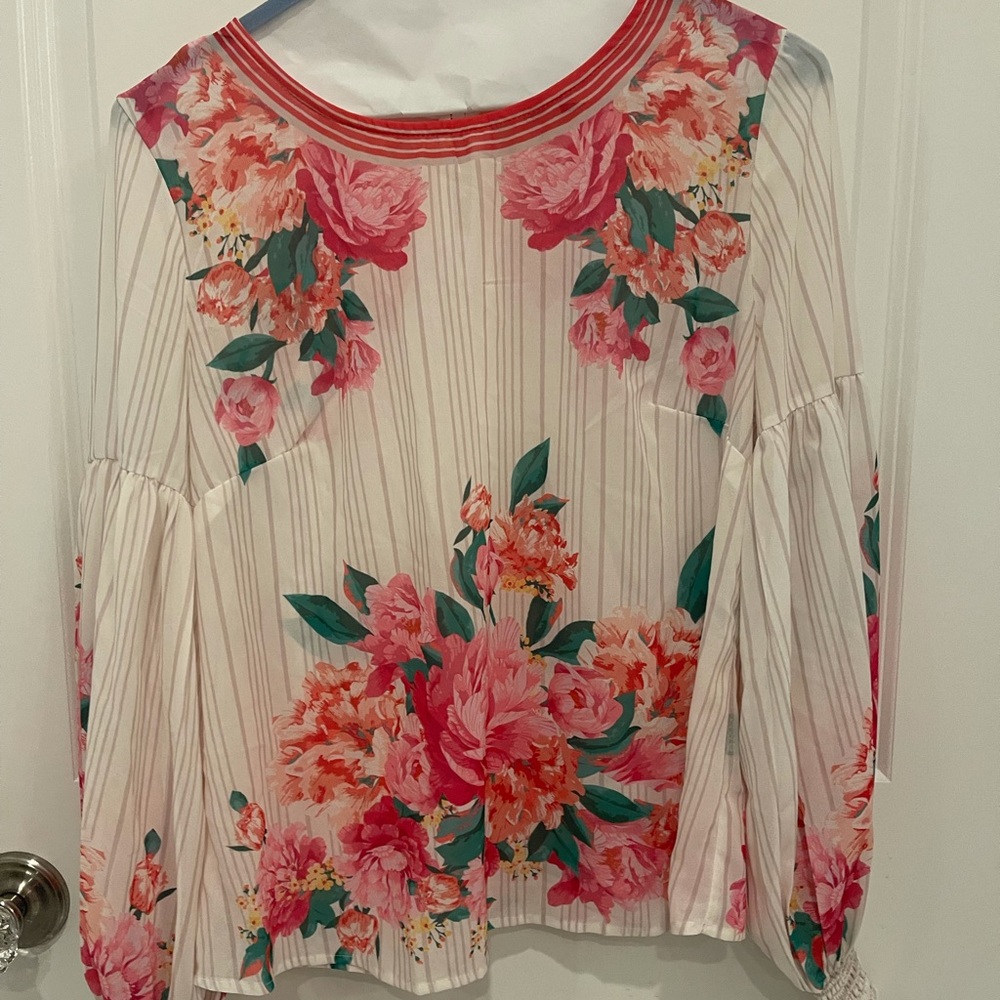 Vici Valencia Rose sold out blouse small